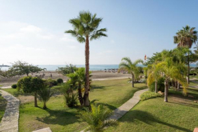 Отель MalagaSuite calle Tamarindos Benalmadena  Бенальмадена